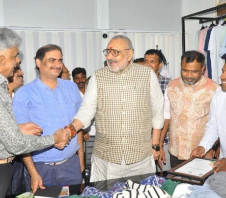 AEPC Chairman Dr. A. Sakthivel Highlights Key Industry Priorities During Union Textiles Minister's Tiruppur Visit